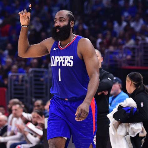 James Harden makes point in Clippers' Game 1 win vs. Mavs.